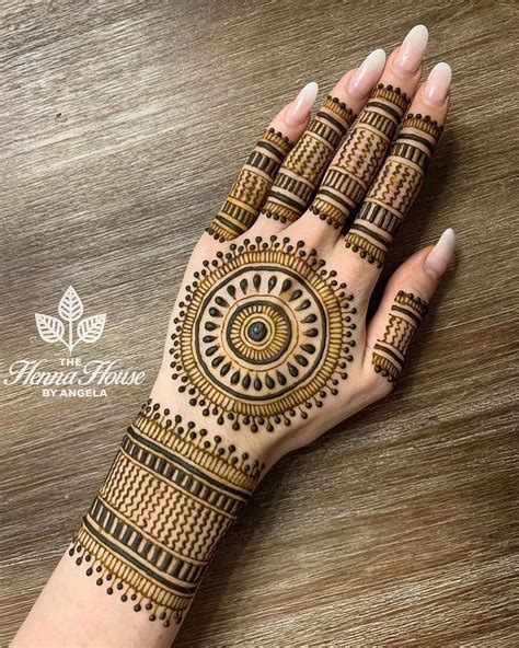 simple karwa chauth mehndi design