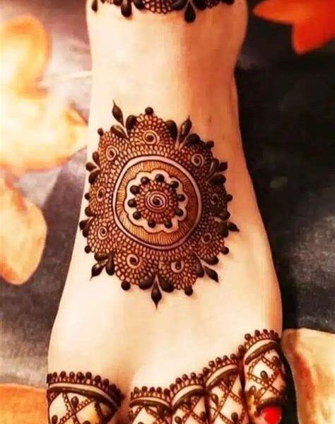 latest mehndi designs for legs