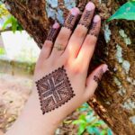square box mehndi design