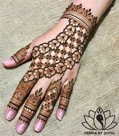 mehndi back hand design easy