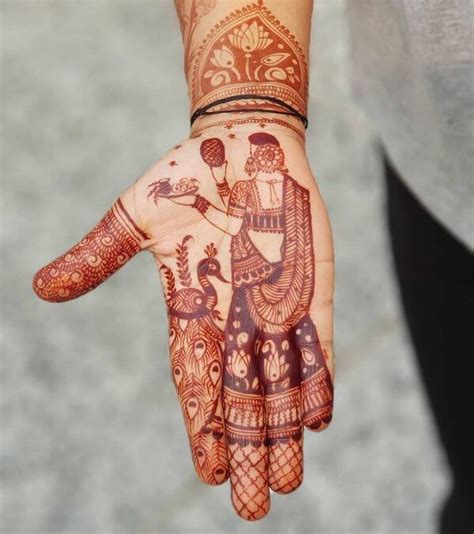 simple karwa chauth mehndi design 2024