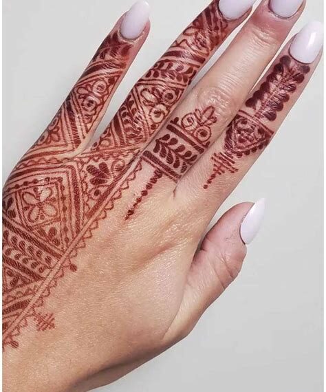 karva chauth mehndi design 2022