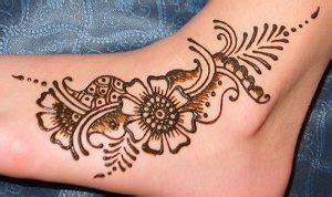 new stylish foot mehndi design