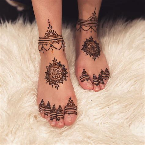 mehndi designs bridal feet