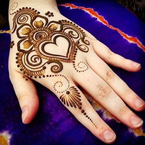heart mehndi design easy