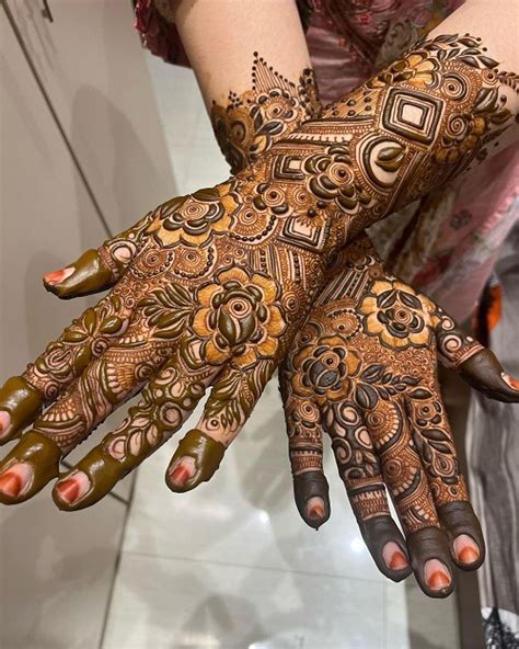 modern rose mehndi design