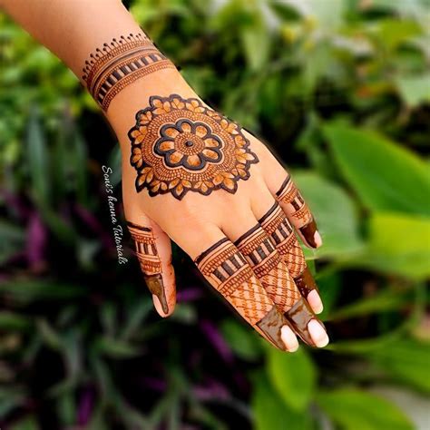 mehndi designs circle simple