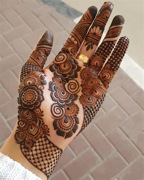 simple mehndi designs for hands photos