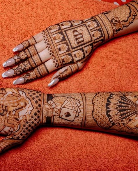 lady mehndi design