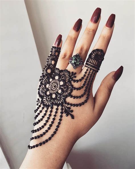 modern mehndi designs back hand