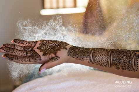 priya name mehndi design