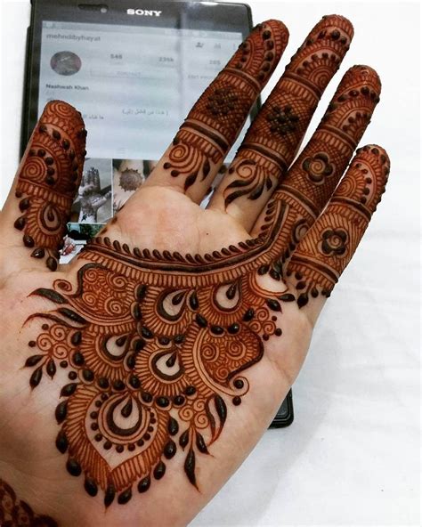 mor wali mehndi design