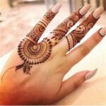stylish mehndi designs for front…