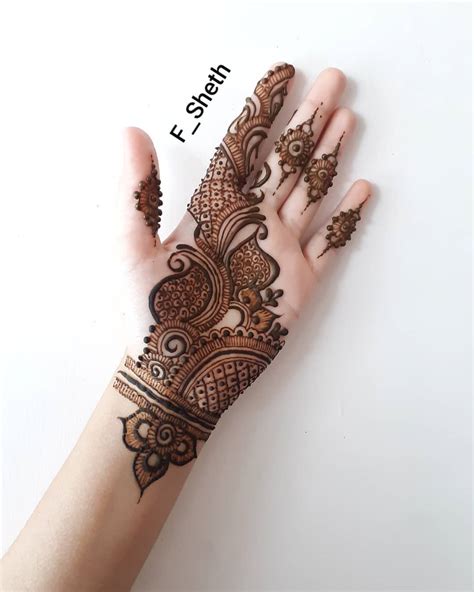 modern mehndi design front hand