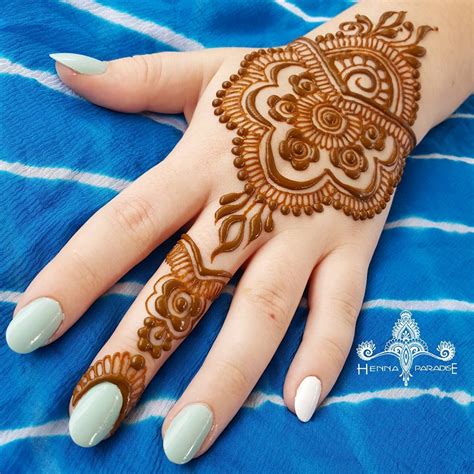 stylish henna mehndi designs