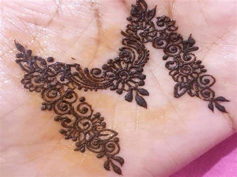 m letter mehndi design