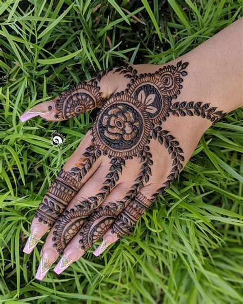 mehndi filling design