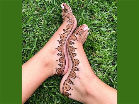 pairo ke mehndi design