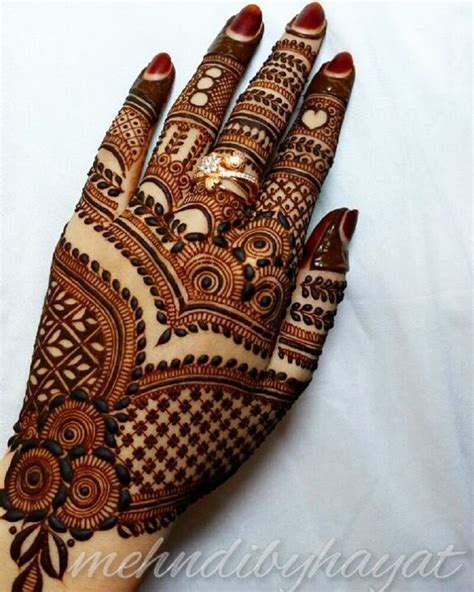 very simple bharwa mehndi design