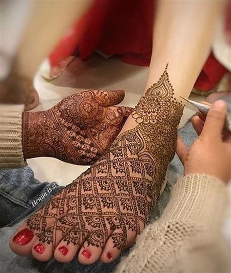 pero pe mehndi design